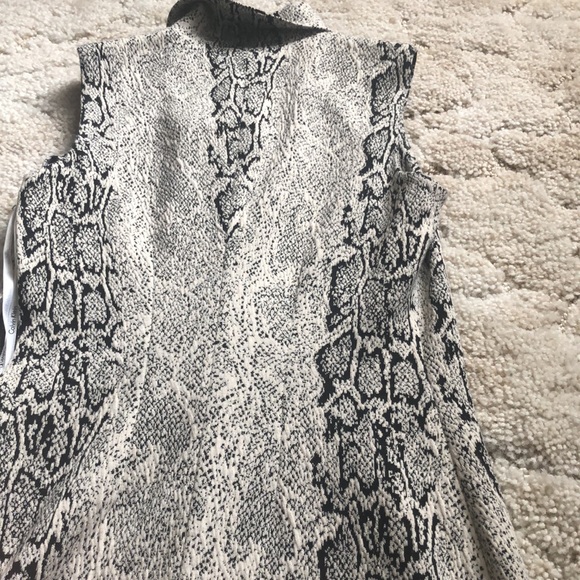 Snakeskin colored dress - Picture 6 of 8